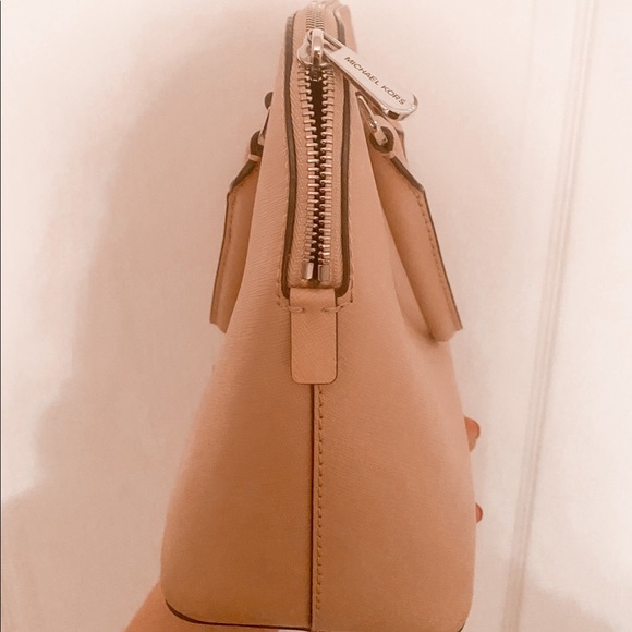 Michael Kors baby pink purse - Picture 4 of 6